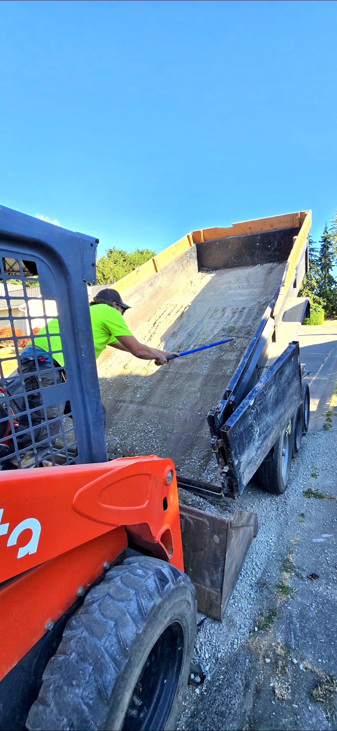 Bell & Hammer dump truck in action